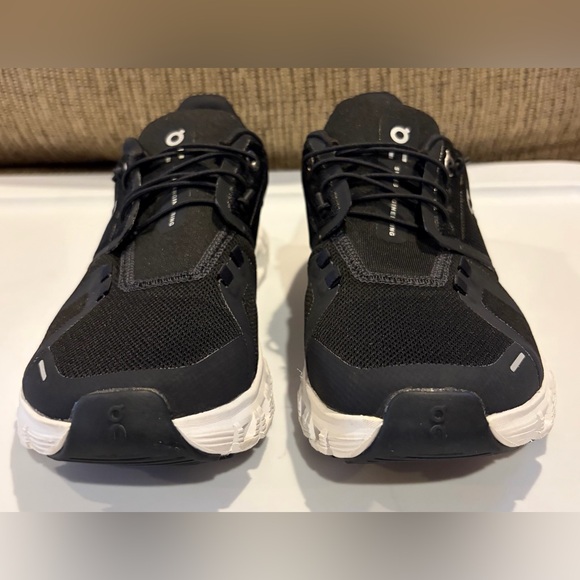 On Cloud 6 Sneakers - Picture 12 of 15